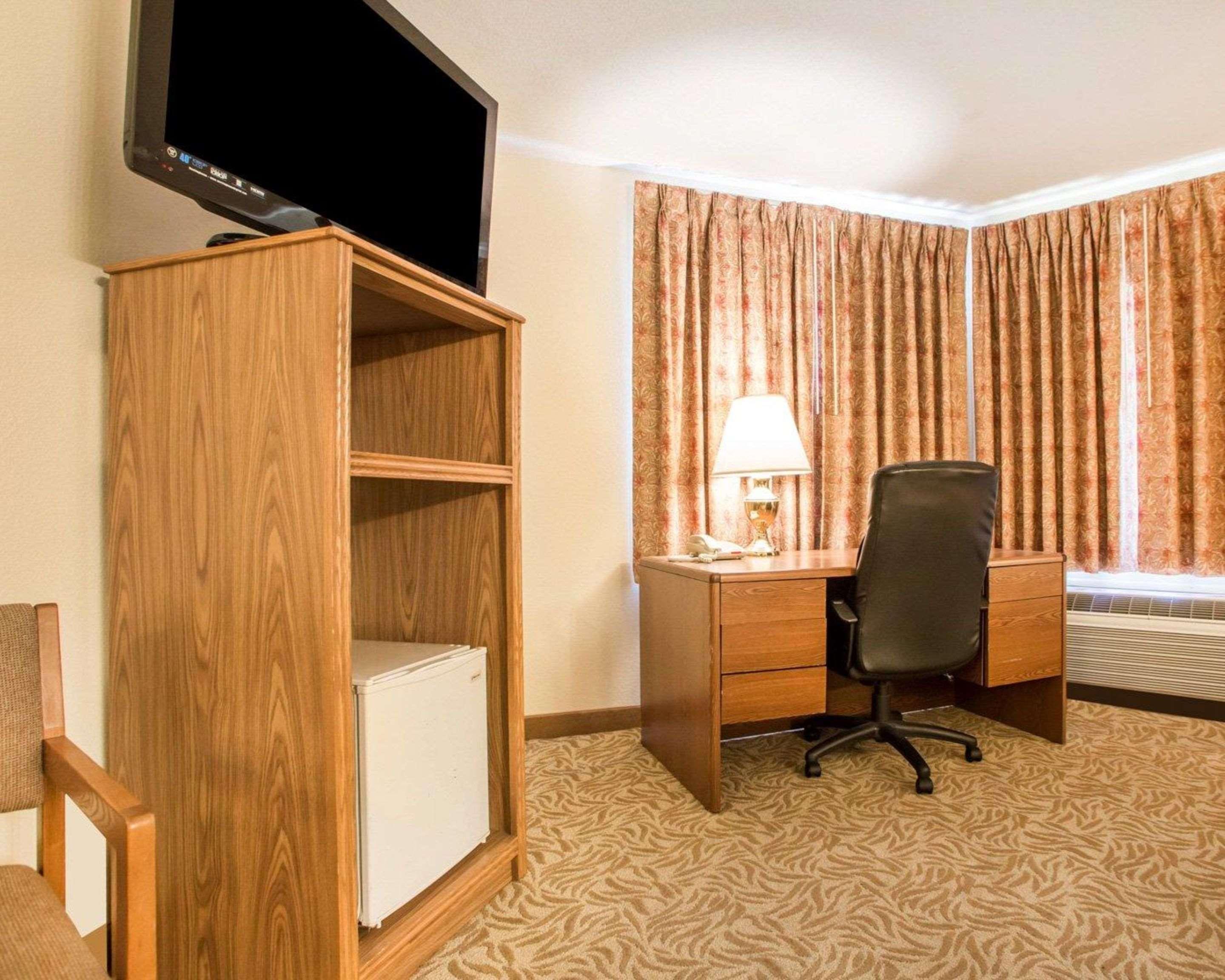 Econo Lodge Inn & Suites Stevens Point Esterno foto