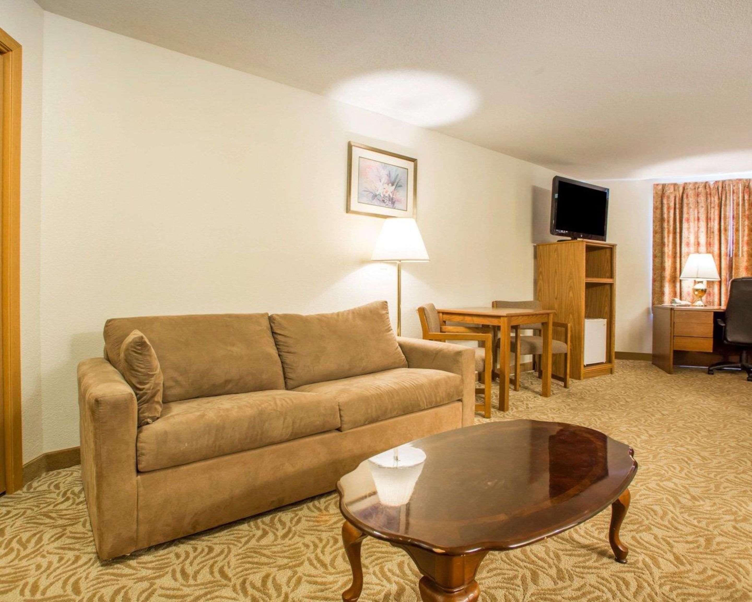 Econo Lodge Inn & Suites Stevens Point Esterno foto