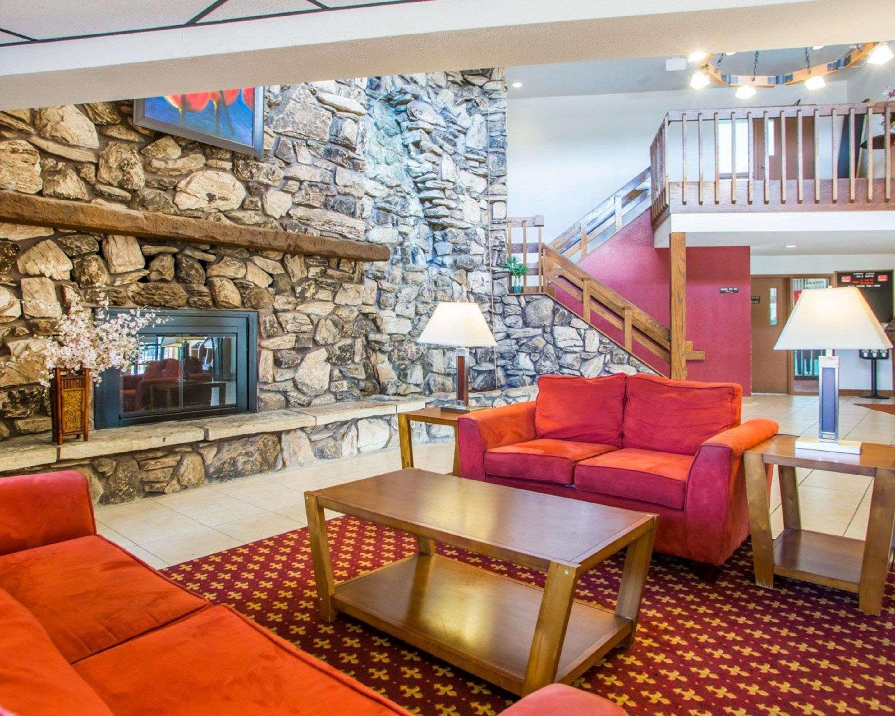 Econo Lodge Inn & Suites Stevens Point Esterno foto