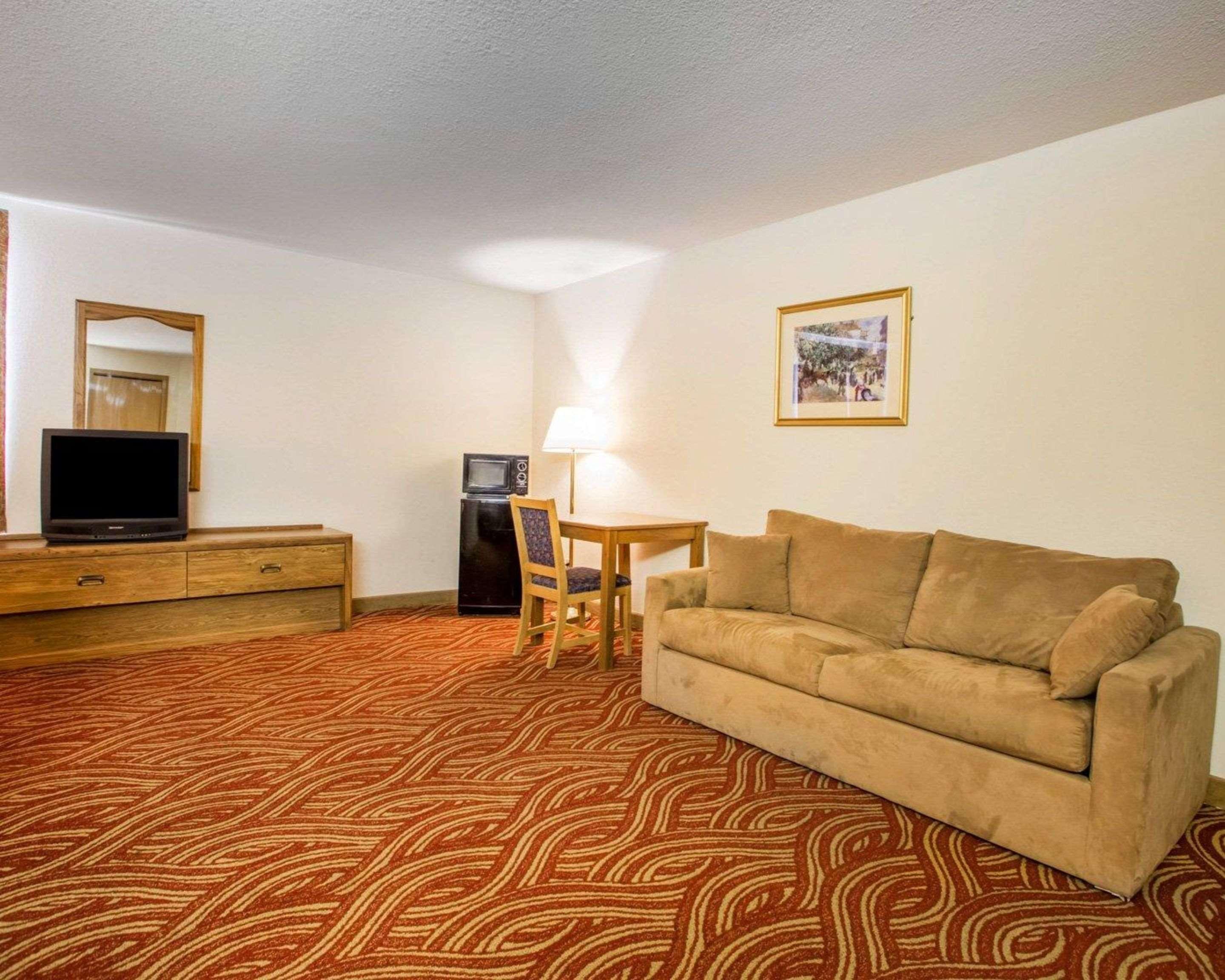 Econo Lodge Inn & Suites Stevens Point Esterno foto