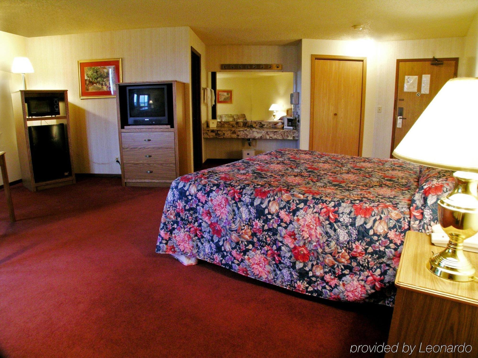 Econo Lodge Inn & Suites Stevens Point Esterno foto