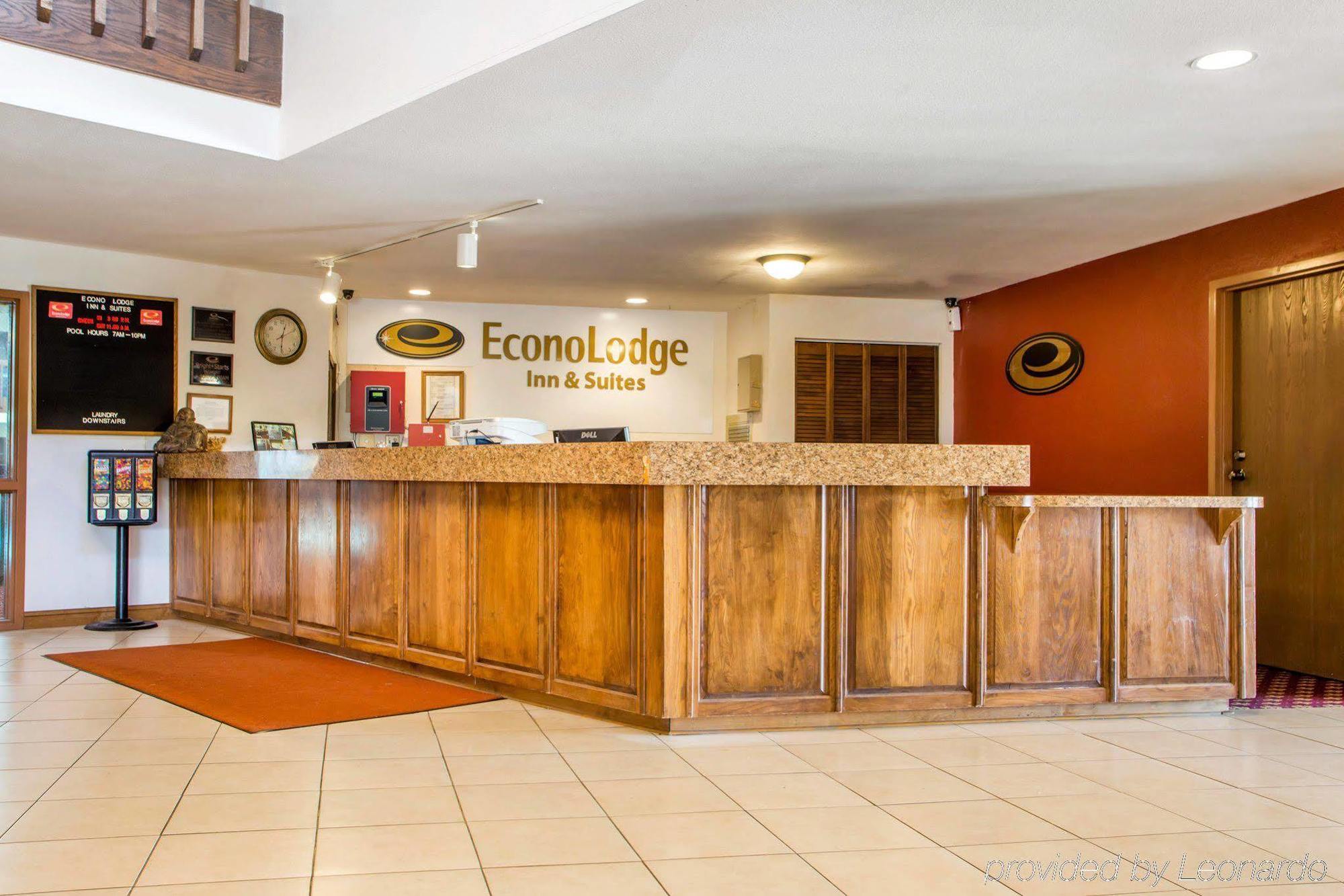 Econo Lodge Inn & Suites Stevens Point Esterno foto