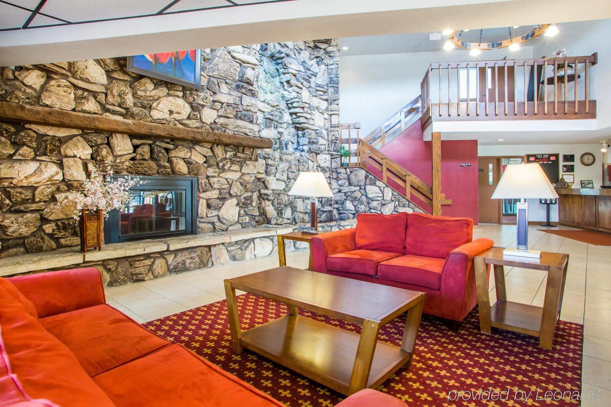 Econo Lodge Inn & Suites Stevens Point Esterno foto