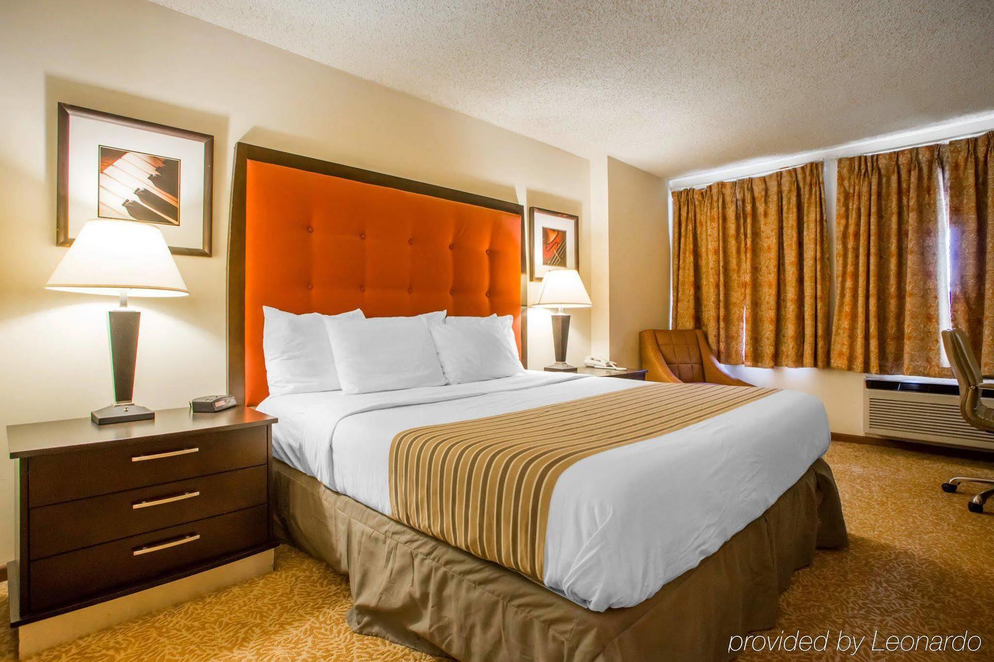 Econo Lodge Inn & Suites Stevens Point Esterno foto