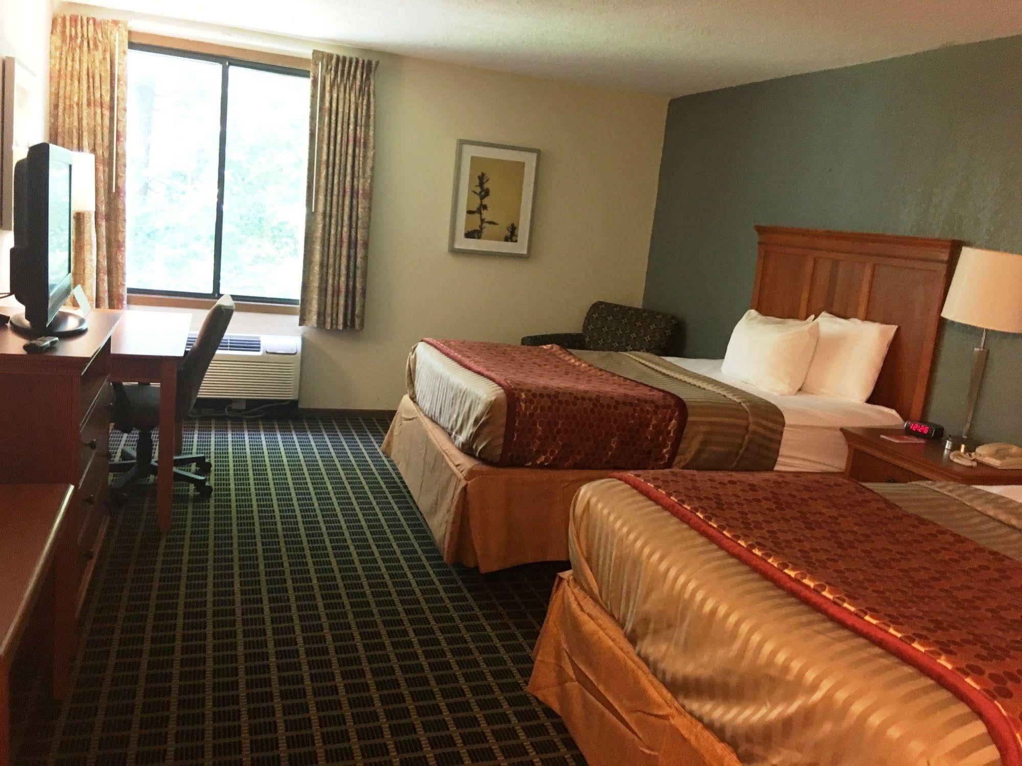 Econo Lodge Inn & Suites Stevens Point Esterno foto